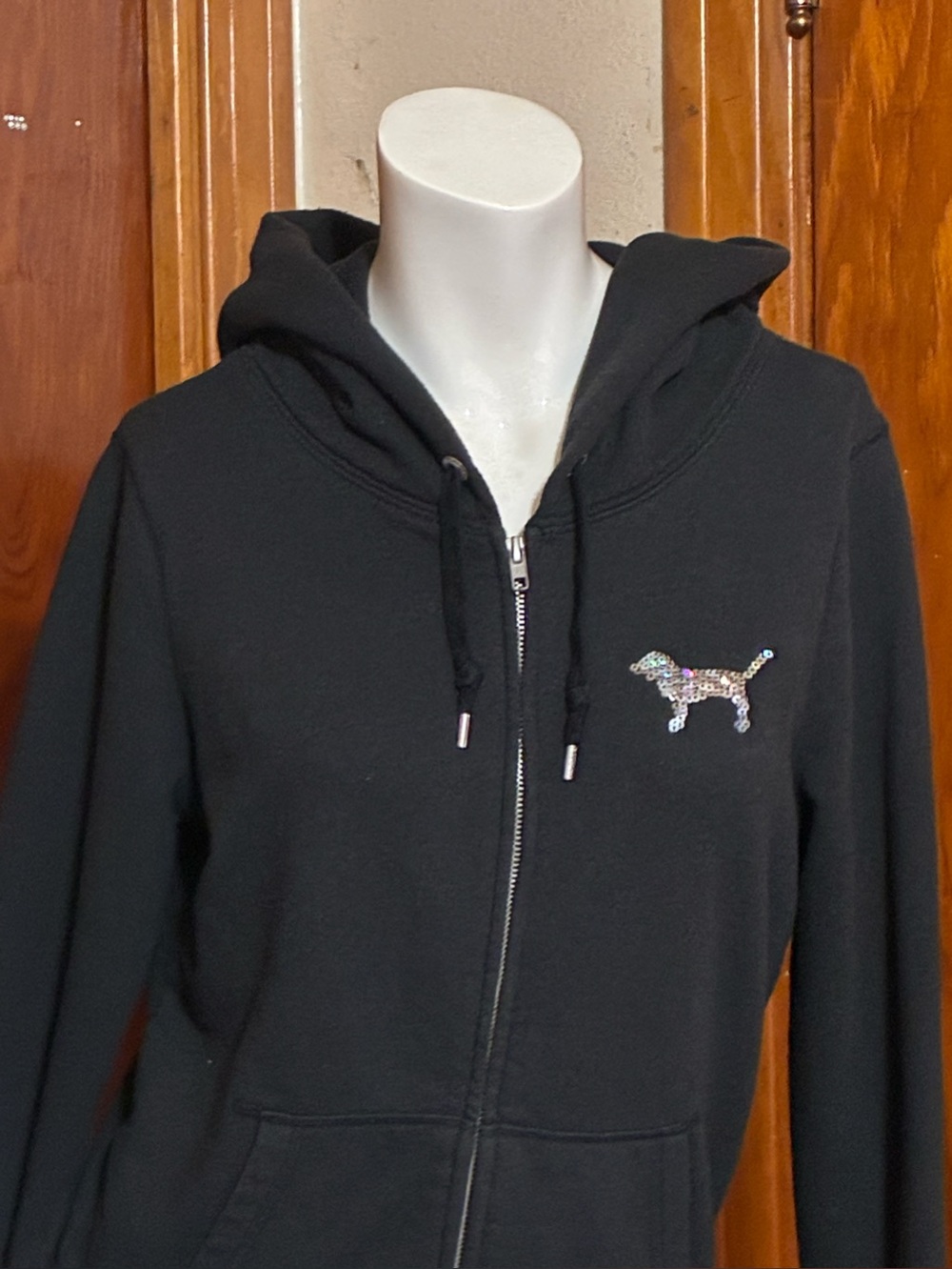 ****SOLD**** VS PINK Black w/ Iridescent Sequin ‘Love Pink 86’ Zip Up Hoodie - Picture 6 of 6